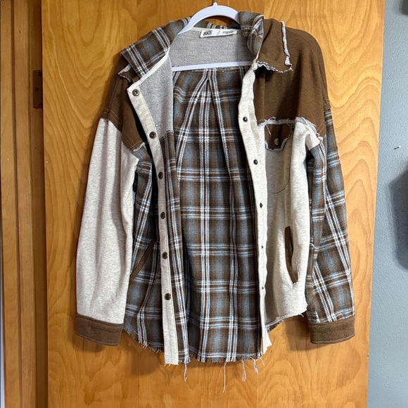 BKE Tops - BKE Brown and Cream Plaid Jacket